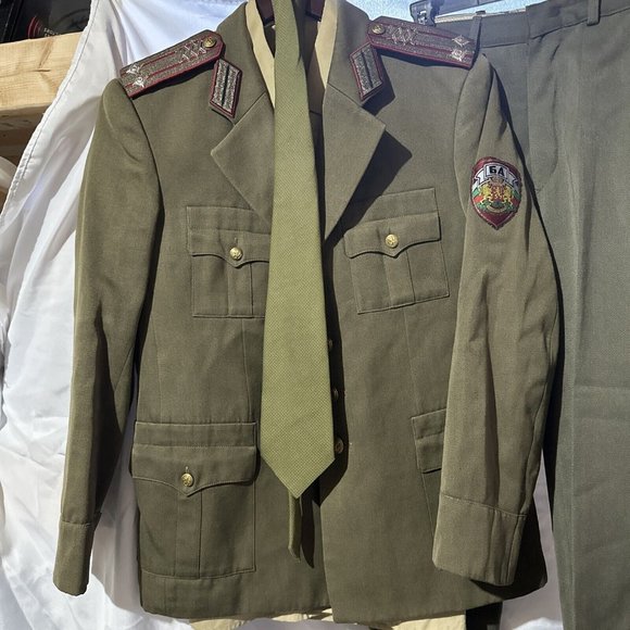 VTG Bulgarian Army LT Colonel Dress Uniform - Picture 2 of 10
